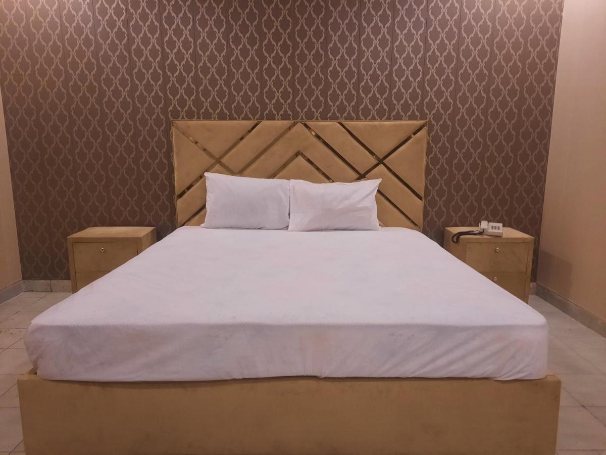 Royal Fort Executive Hotel Gulberg Λαχόρη Εξωτερικό φωτογραφία