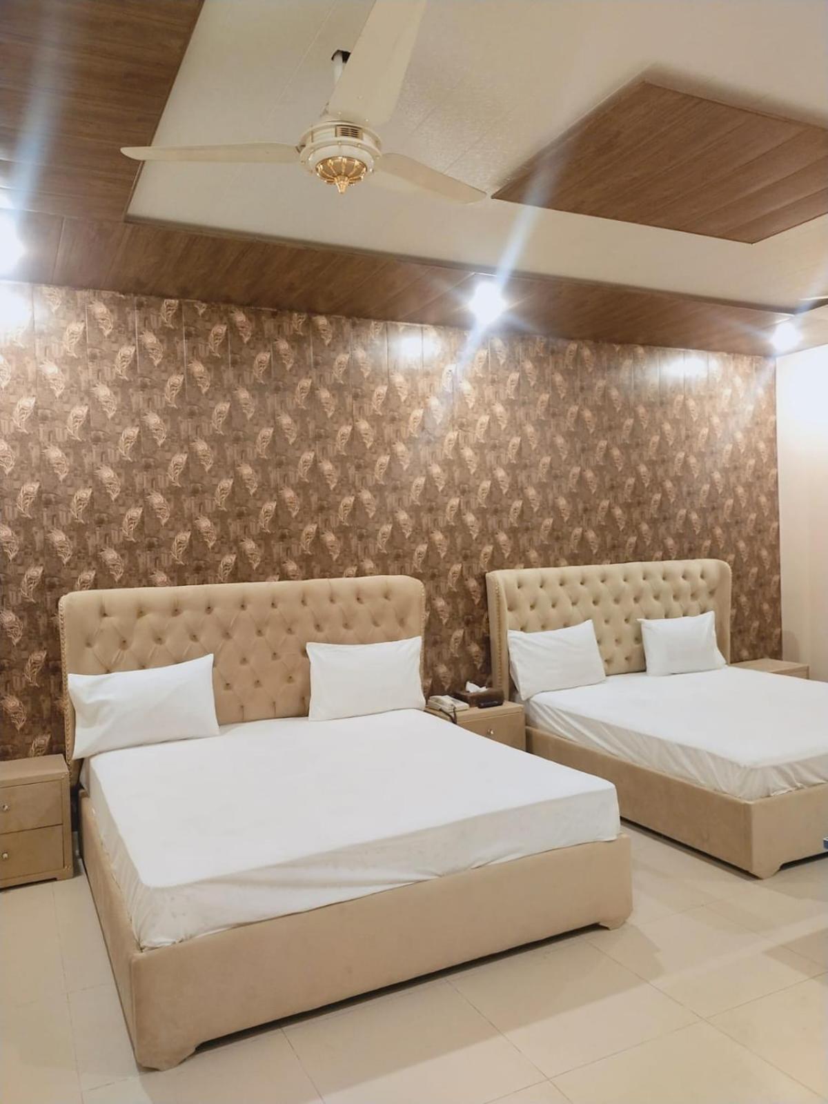 Royal Fort Executive Hotel Gulberg Λαχόρη Δωμάτιο φωτογραφία